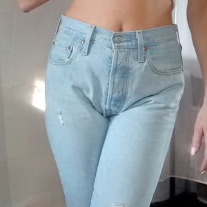 Levi's 501 Skinny Premium Women's Jeans in size W28 L28 Color-Light Wash